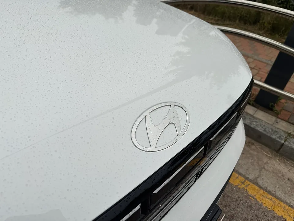 Hyundai Santa Fe MX5のカーラッピング事例｜費用目安・仕上がり 施工写真 2-2