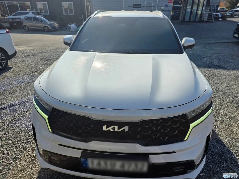 Kia Sorento MQ4 ambient lighting installation result