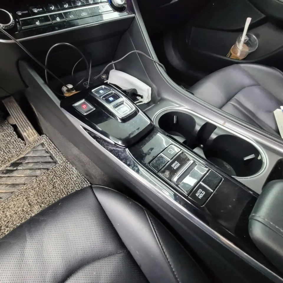 Hyundai Sonata DN8 vinyl wrap - Hyundai Sonata DN8 Vinyl Wrap Review: Interior Transformation photo 2