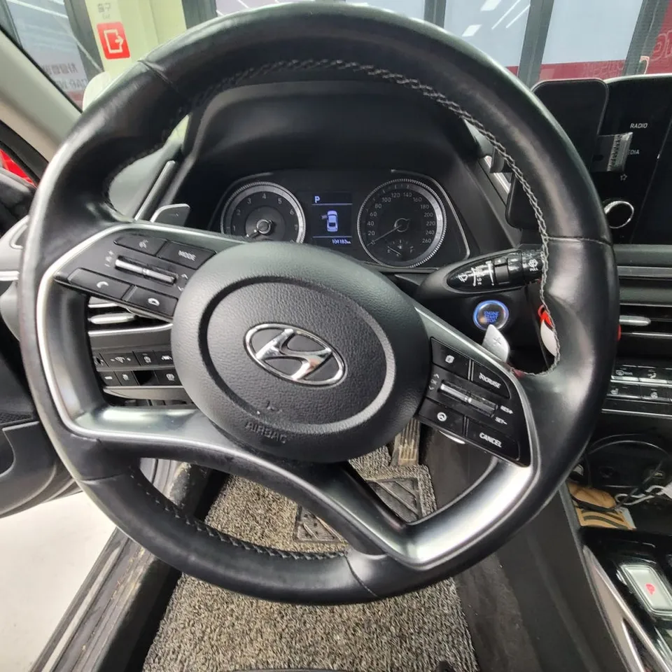 Hyundai Sonata DN8 vinyl wrap - Hyundai Sonata DN8 Vinyl Wrap Review: Interior Transformation photo 6