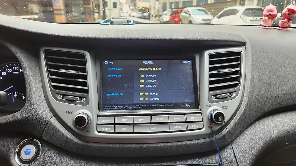 Hyundai Tucsonのドライブレコーダー取付事例 施工写真 6