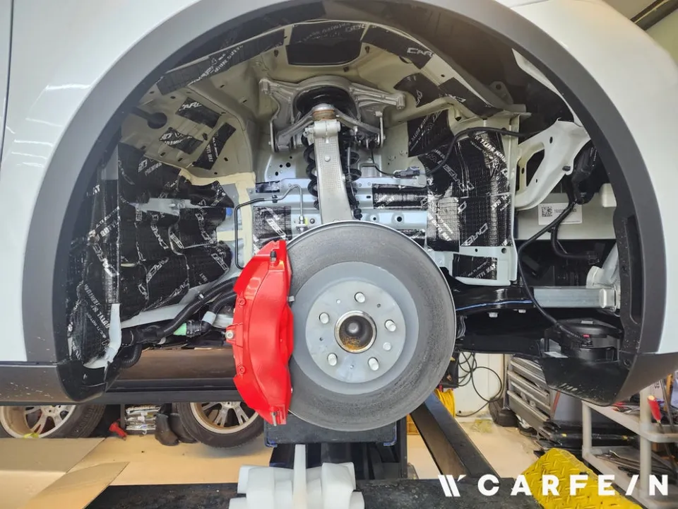 Tesla Model Yのホイールリペア・塗装事例 施工写真 2-2