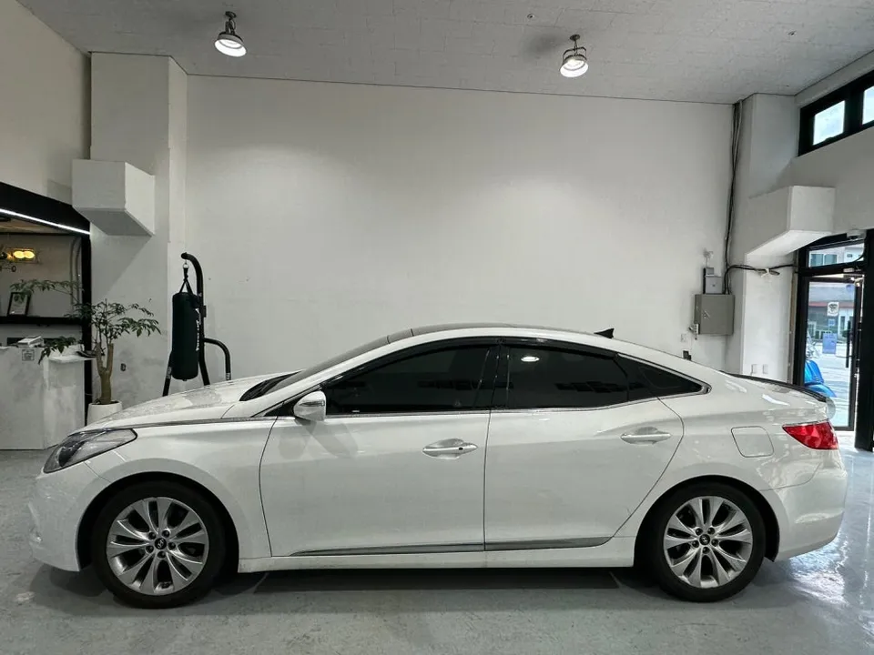Hyundai Grandeur HGのカーフィルム施工事例 施工写真 4-1