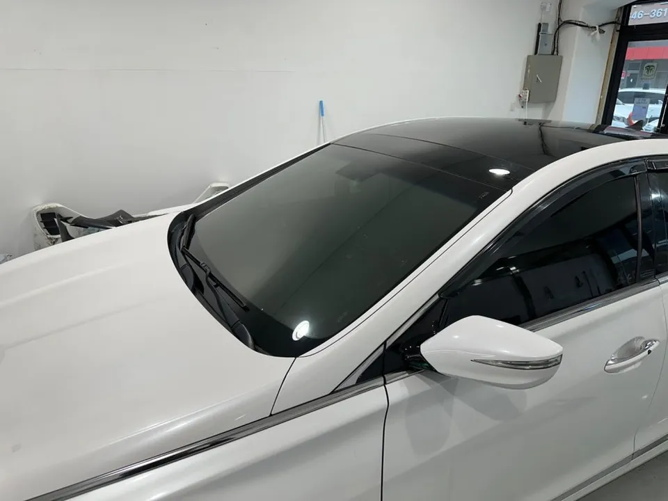 Hyundai Grandeur HGのカーフィルム施工事例 施工写真 3-2
