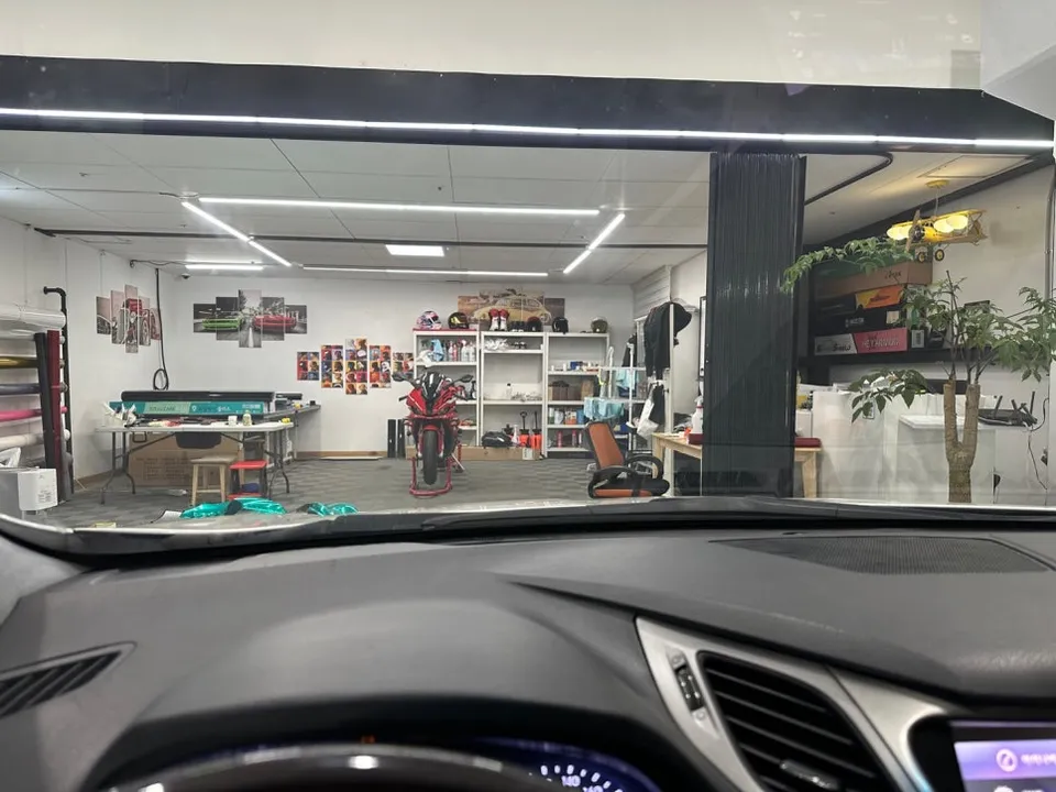 Hyundai Grandeur HGのカーフィルム施工事例 施工写真 1-3