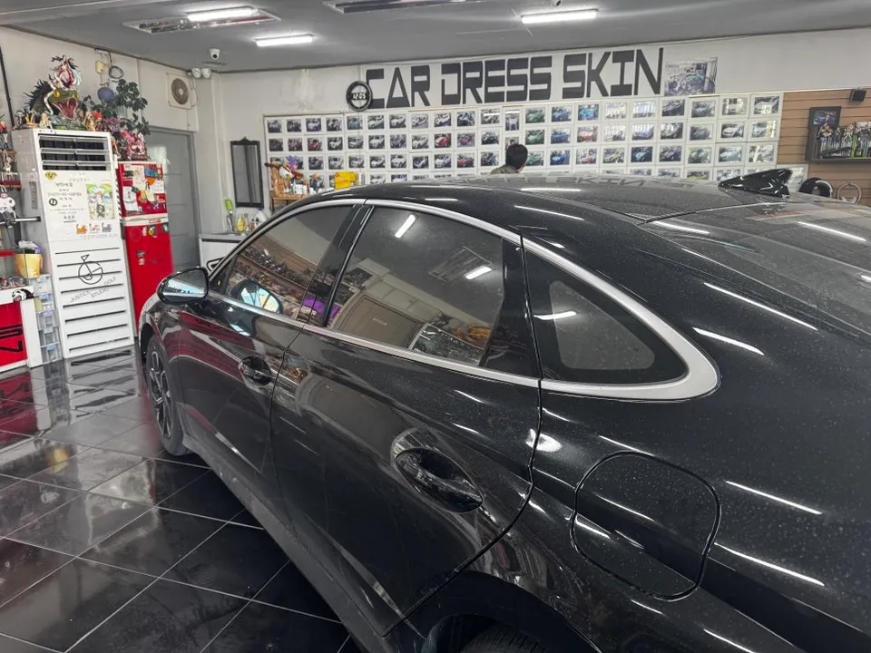 Hyundai Sonata DN8のカーラッピング事例｜クロームパーツの印象変更 施工写真 2-3