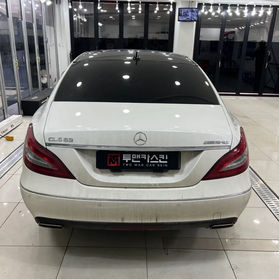 メルセデス・ベンツ CLS63 AMGのカーラッピング事例 施工写真 2-1
