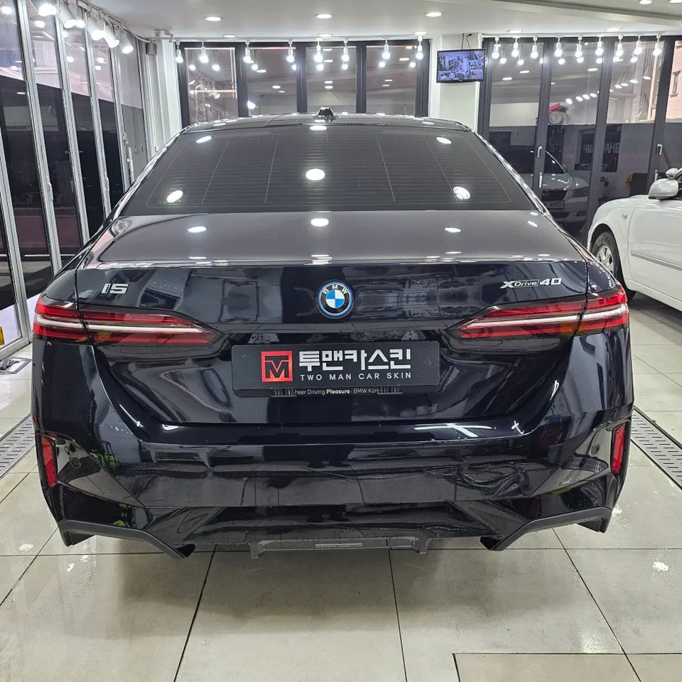 BMW i5 PPF施工事例｜費用目安と仕上がり 施工写真 3-1
