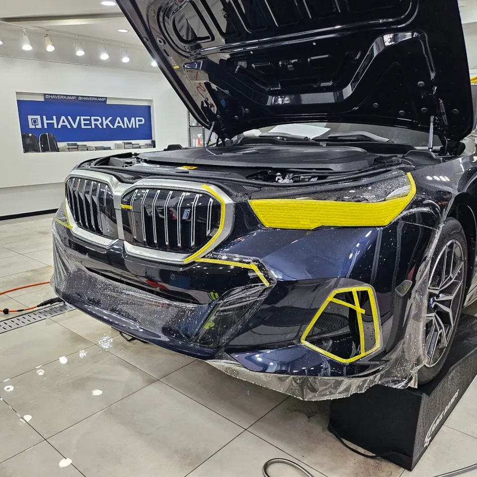 BMW i5 PPF施工事例｜費用目安と仕上がり 施工写真 2-3