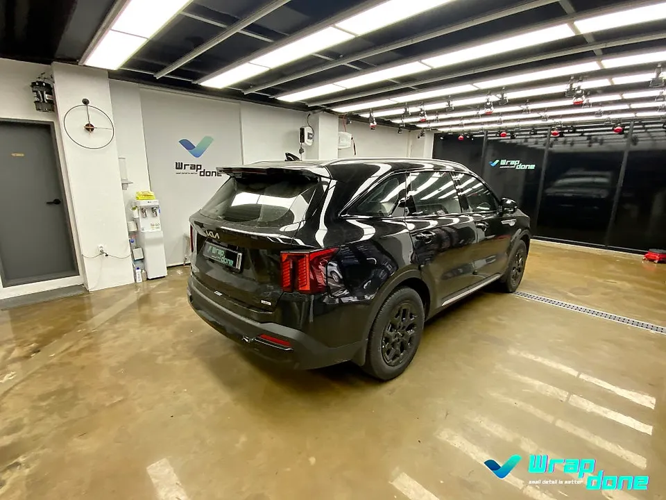 Kia Sorento 4th Gen vinyl wrap - Kia Sorento 4th Gen Vinyl Wrap Review: Blackout Exterior photo 3