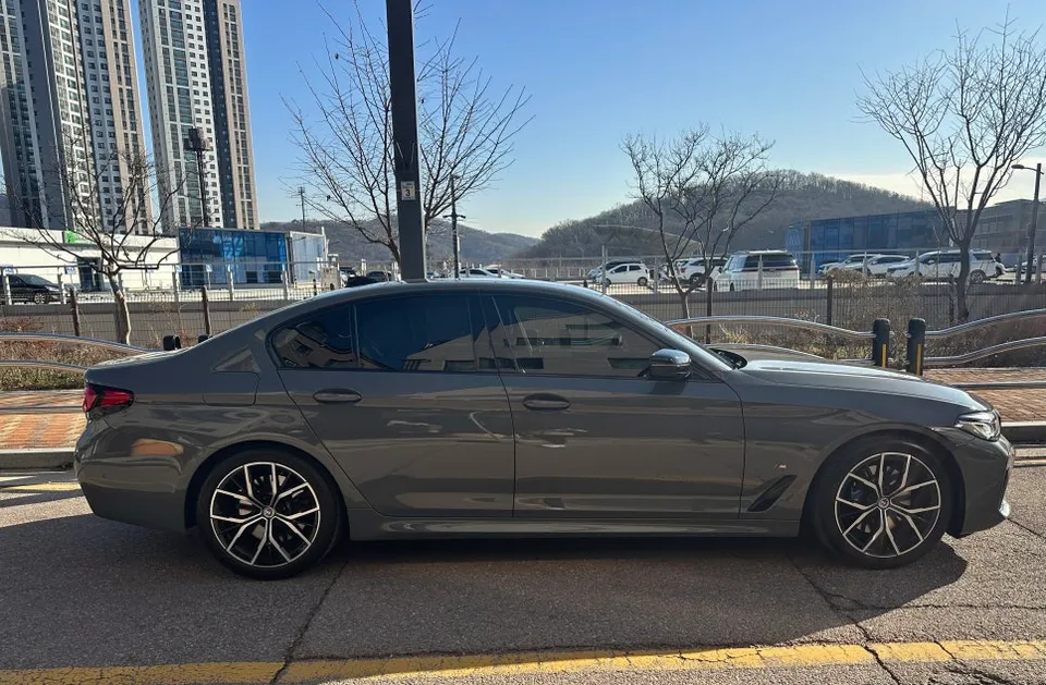BMW 5 Series G30 PPF施工事例|事故から愛車を守る 施工写真 1-1
