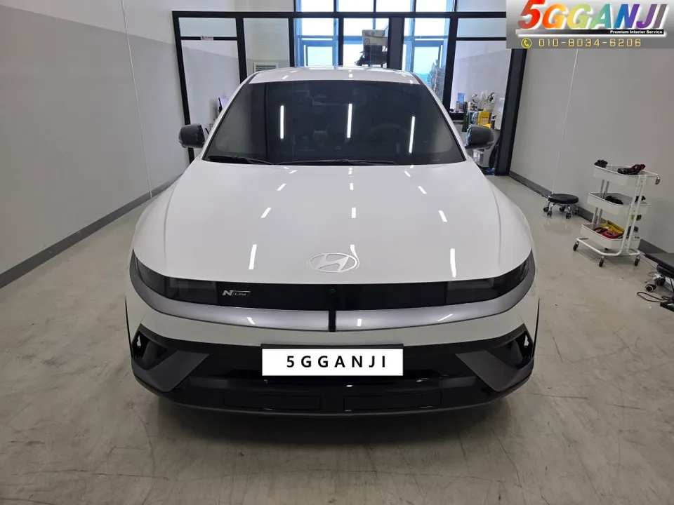 Hyundai IONIQ 5 ambient lighting installation result
