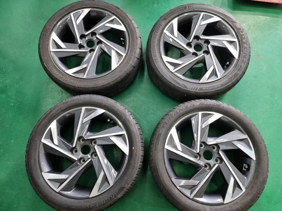 Hyundai Elantra CN7のホイールリペア・塗装事例 施工写真 3-2