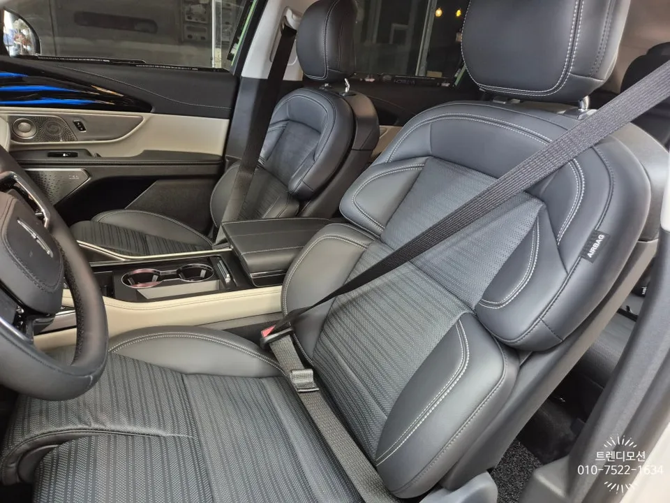Lincoln Nautilus ambient lighting - Lincoln Nautilus Ambient Lighting Review — Deep Blue Upgrade photo 2