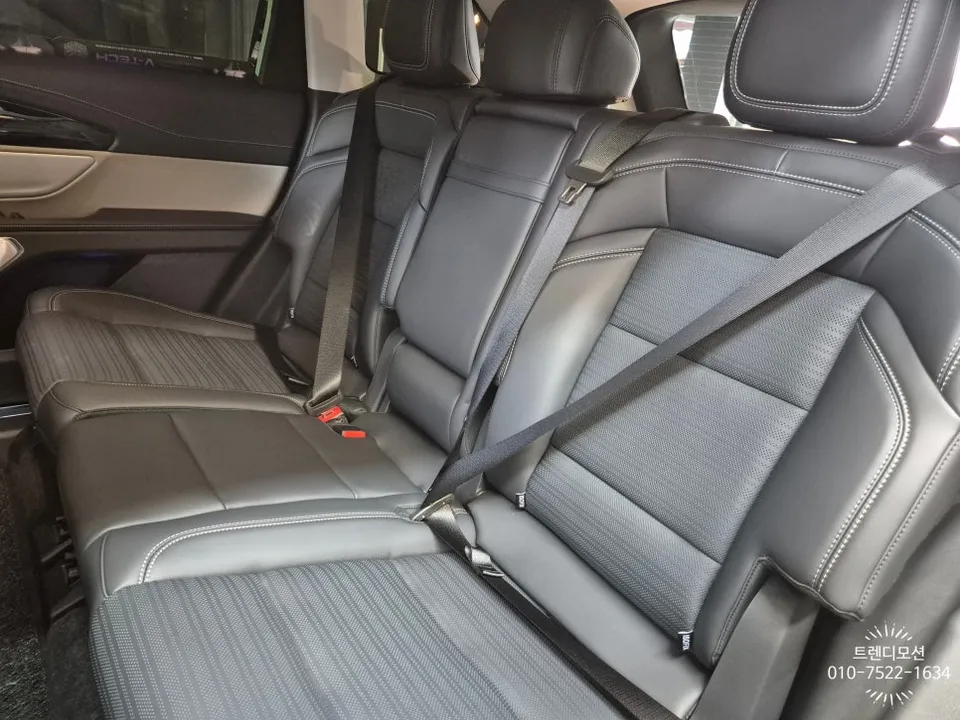 Lincoln Nautilus ambient lighting - Lincoln Nautilus Ambient Lighting Review — Deep Blue Upgrade photo 3
