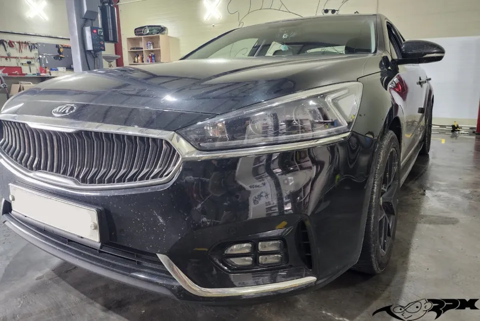 Kia K7のカーラッピング事例 施工写真 2