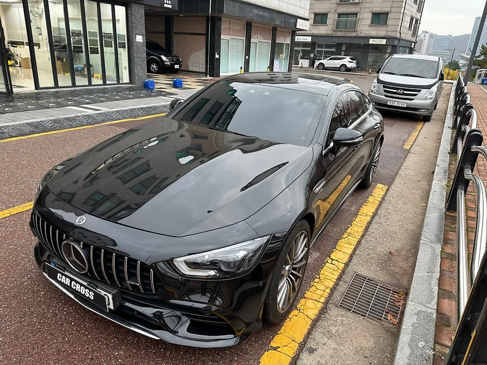 Mercedes-Benz AMG GT 43のカーラッピング事例｜費用目安・仕上がり 施工写真 1-2