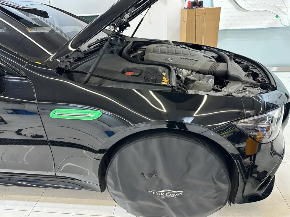 Mercedes-Benz AMG GT 43のカーラッピング事例｜費用目安・仕上がり 施工写真 2-3