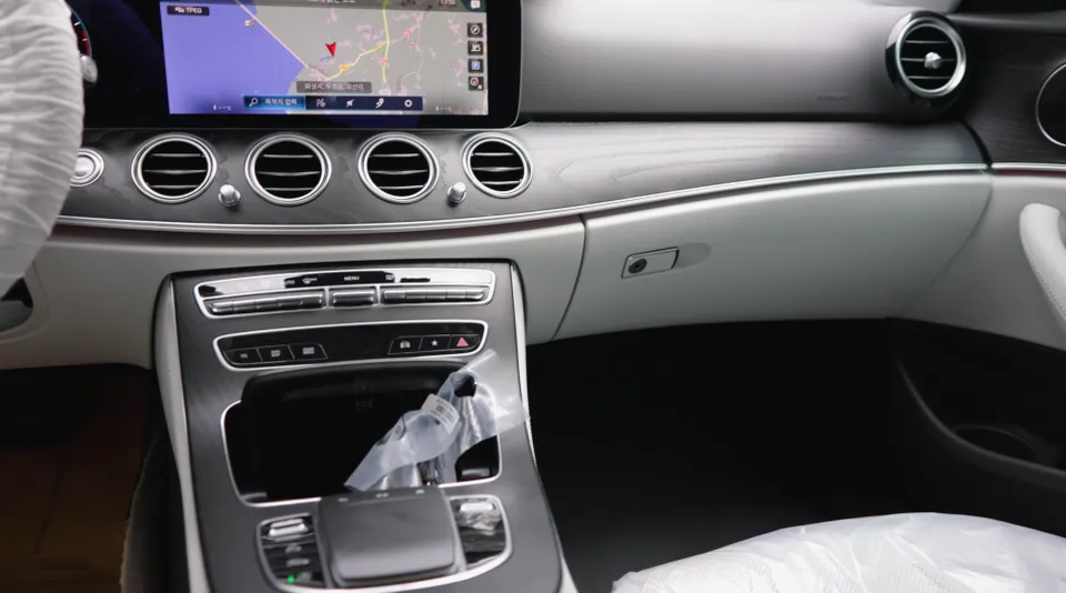 Mercedes-Benz E-Class Steering Wheel Customization Review photo 2