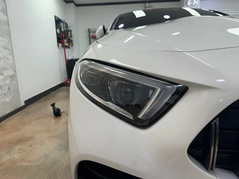 Mercedes-Benz CLSのヘッドライトPPF施工事例｜費用目安・効果 施工写真 3-1