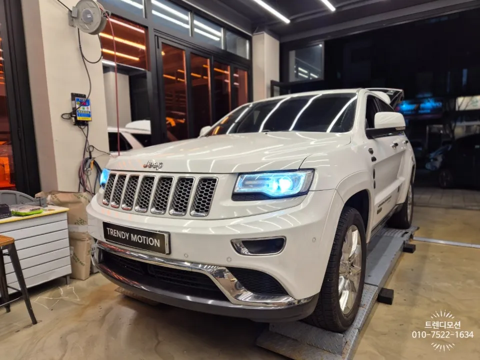 Jeep Grand Cherokee lighting upgrade - Jeep Grand Cherokee Lighting Upgrade Review — Cost & Results photo 4