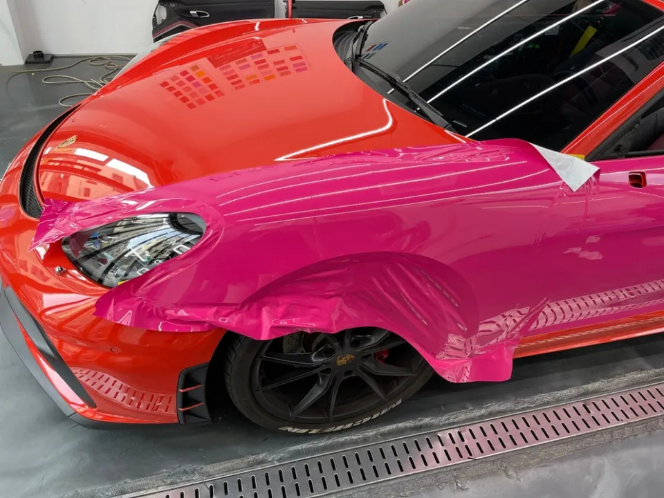 ポルシェ 718 ボクスターのカーラッピング事例｜費用目安・仕上がり 施工写真 1-2