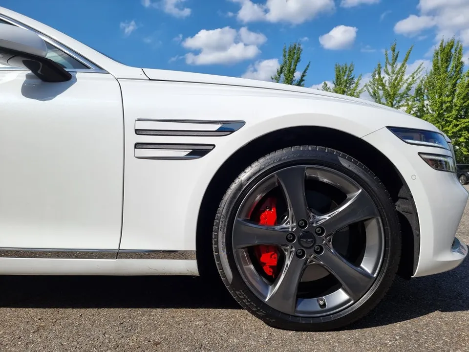 Genesis G80のホイールリペア・塗装事例 施工写真 3-2