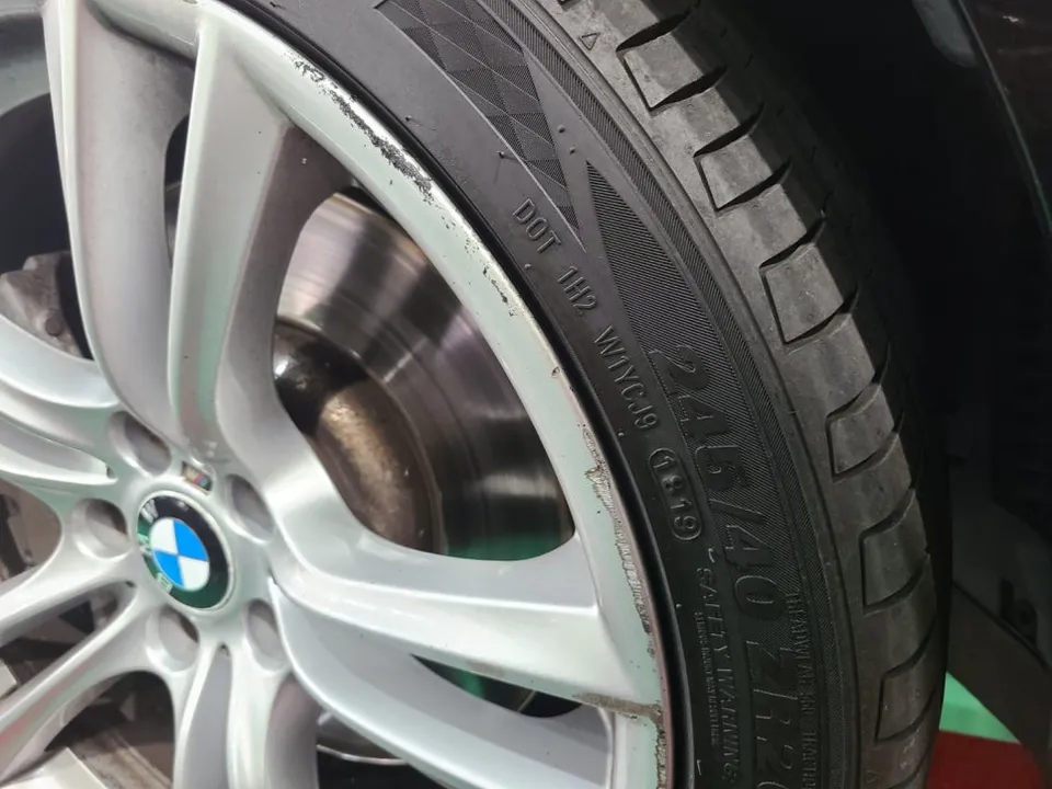 BMW 7 Seriesのホイールリペア・塗装事例 施工写真 3-1