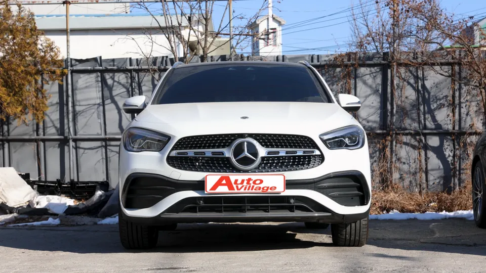 Mercedes-Benz GLA Around View Monitor Review — Seamless Retrofit photo 1