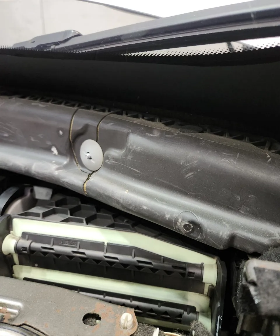 BMW 3 Series undercoating - BMW 3 Series Undercoating Review: Eliminating the "Crayon Smell" photo 3