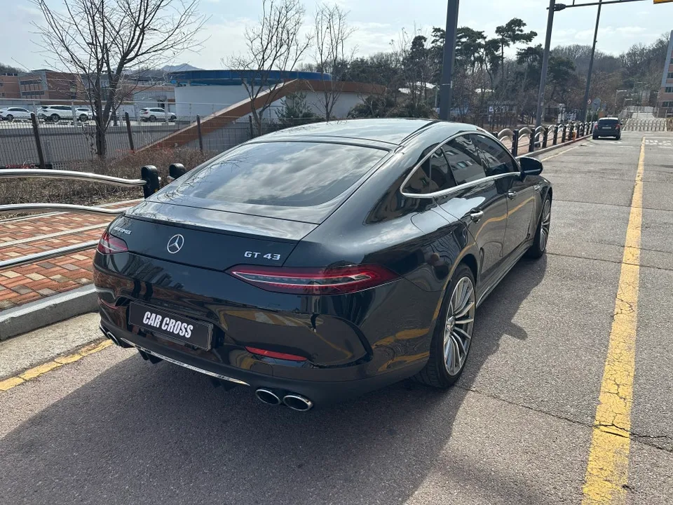 Mercedes-Benz AMG GT 43のカーラッピング事例|費用目安・仕上がり 施工写真 1-2