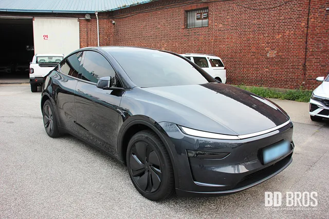 Tesla Model Yのカーフィルム施工事例｜費用目安・仕上がり 施工写真 4