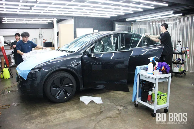 Tesla Model Yのカーフィルム施工事例｜費用目安・仕上がり 施工写真 5