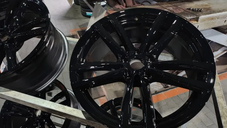 BMW 6GT wheel repair - BMW 6GT Wheel Repair & Refinishing Review — Glossy Black Transformation photo 6