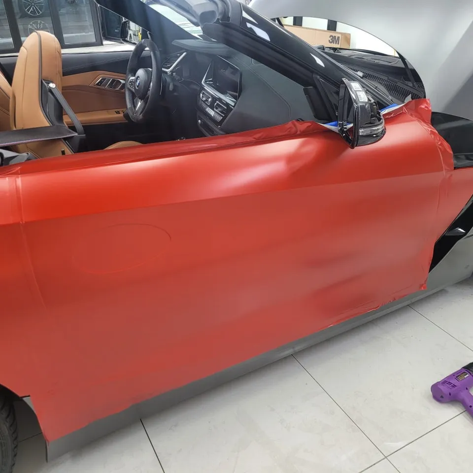 BMW Z4 カーラッピング事例｜スモーリングレッドの費用と仕上がり 施工写真 3-1