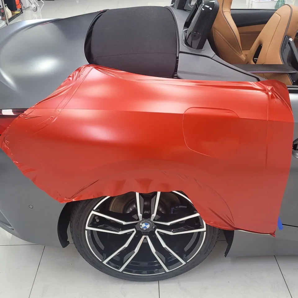 BMW Z4 カーラッピング事例｜スモーリングレッドの費用と仕上がり 施工写真 3-2