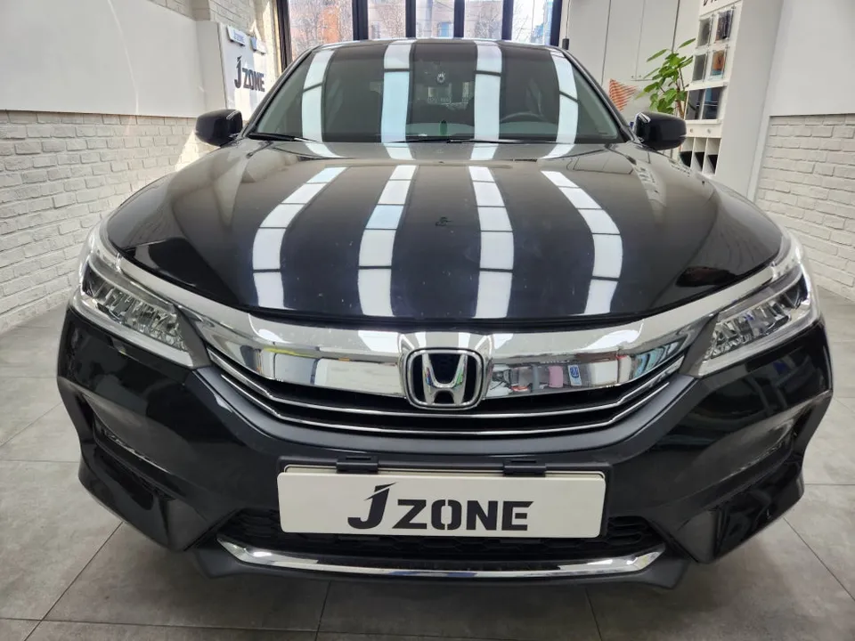 Honda Accord 9.5のカーフィルム施工事例 施工写真 2