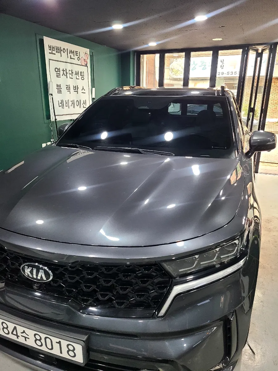 Kia Sorentoのカーフィルム施工事例｜費用目安・仕上がり 施工写真 1-2