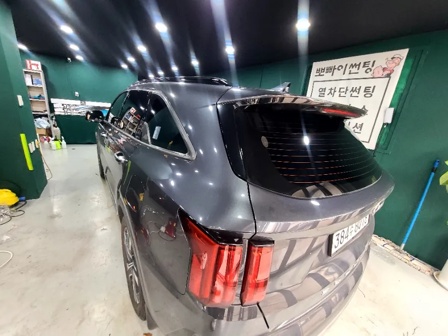 Kia Sorentoのカーフィルム施工事例｜費用目安・仕上がり 施工写真 3-2