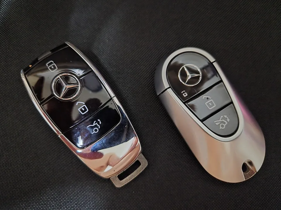 Mercedes-Benz E-Class oem options installation result