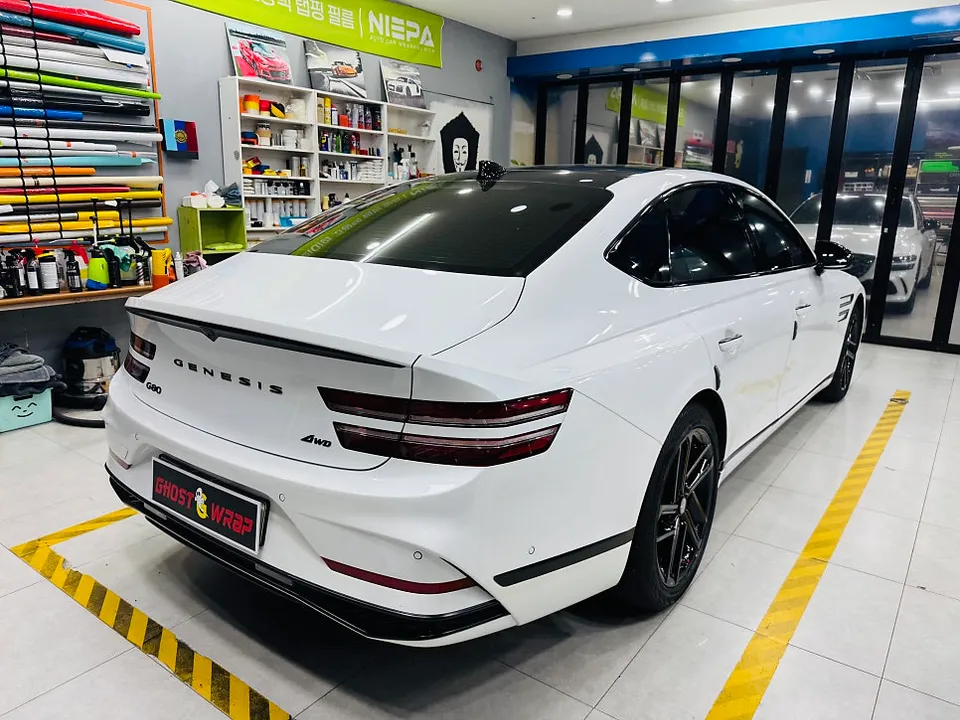 Genesis G80のカーラッピング事例 施工写真 1-3