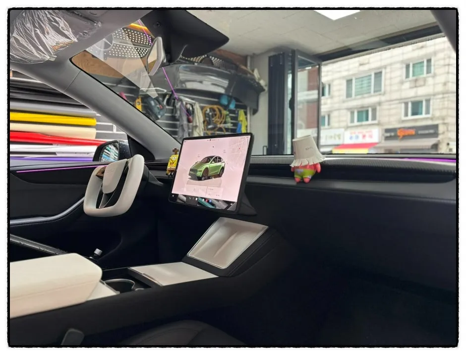 Tesla Model Yのカーラッピング事例｜費用目安・仕上がり 施工写真 1-2