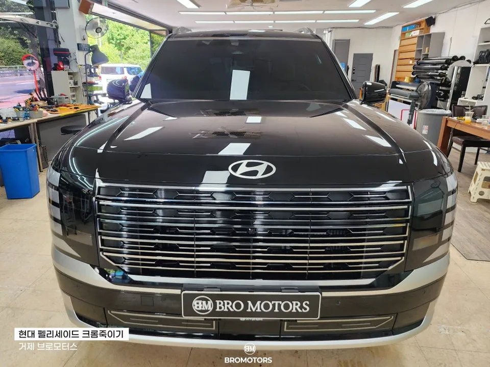 Hyundai Palisadeのカーラッピング事例｜費用目安・仕上がり 施工写真 1-2