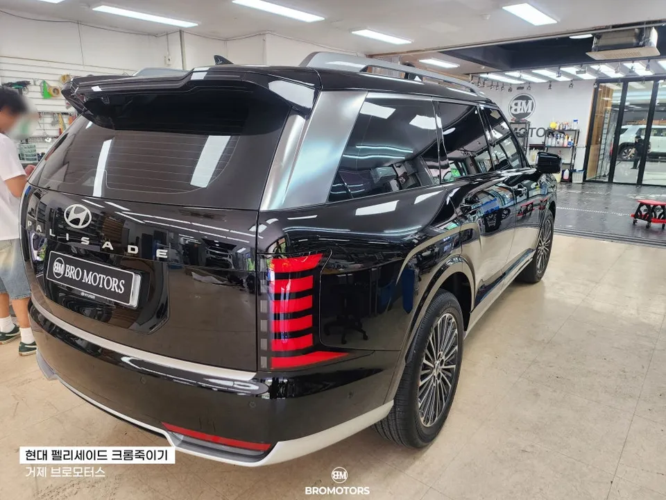 Hyundai Palisadeのカーラッピング事例｜費用目安・仕上がり 施工写真 1-3