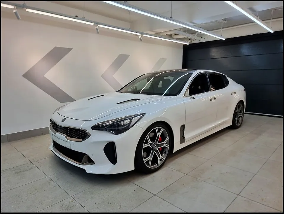 Kia Stinger vinyl wrap - Kia Stinger Vinyl Wrap Review — Black Rose Gloss Transformation photo 6