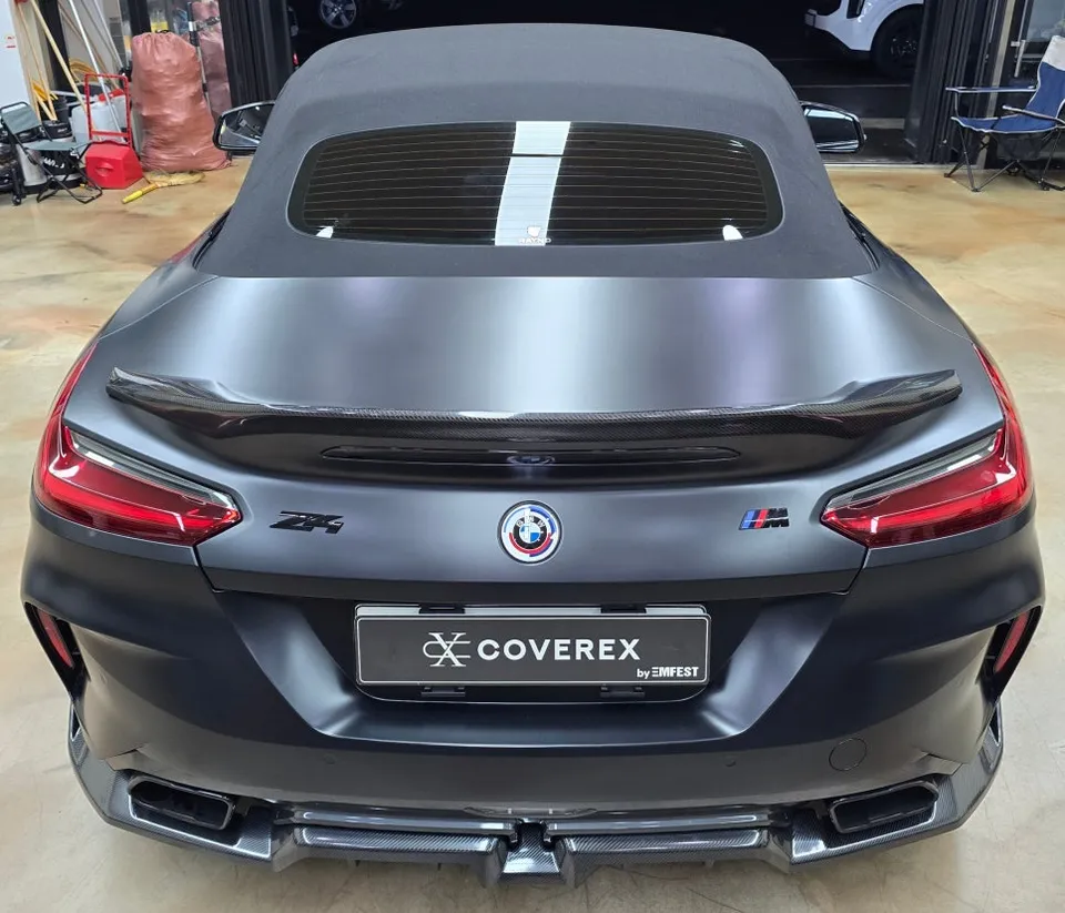 BMW Z4のカーラッピング事例|サテンブラックの高級感 施工写真 1-3
