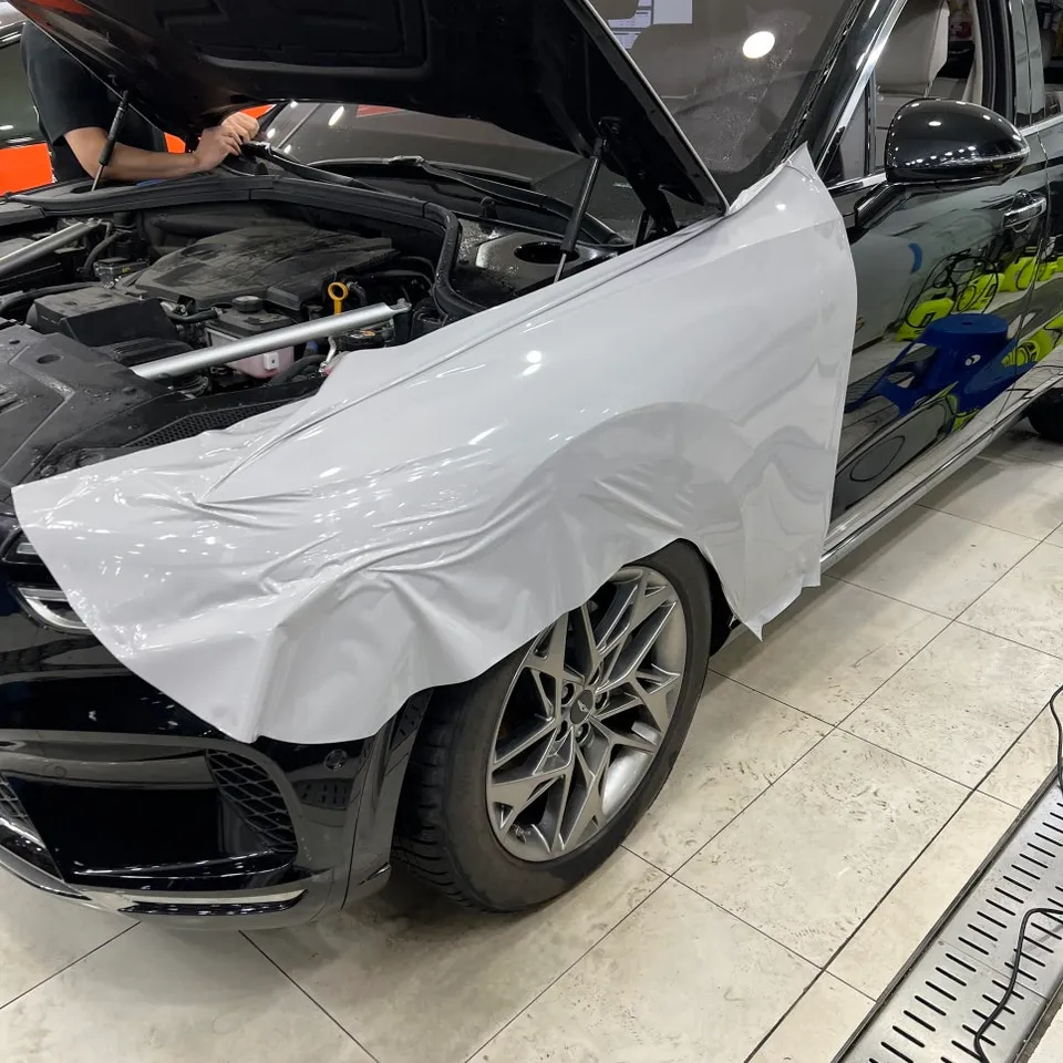 Genesis GV70のカーラッピング事例｜費用目安・仕上がり 施工写真 3-3