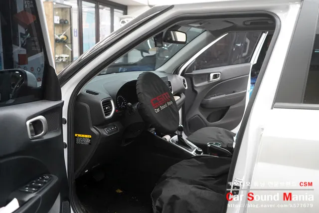 Hyundai Venueのドラレコ取付事例|費用目安と仕上がり 施工写真 3-1