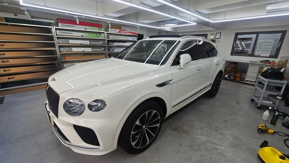 Bentley Bentayga window tinting installation result