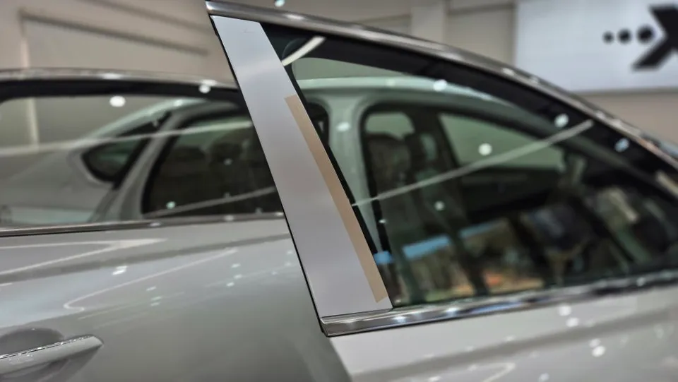 Genesis G80のPPF施工事例｜費用目安と仕上がり 施工写真 1-2